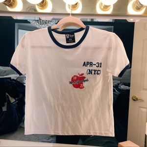 ‼️SOLD‼️ Big apple NYC travel vintage tee